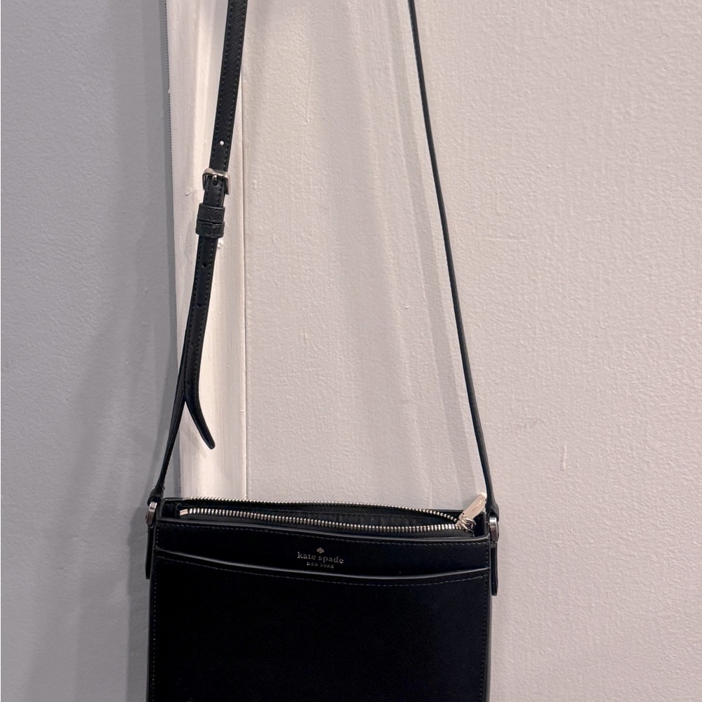 Black Kate Spade crossbody handbag (used)